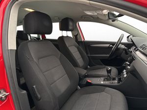 Volkswagen Passat bild 22