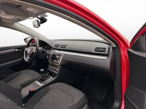 Volkswagen Passat bild 24