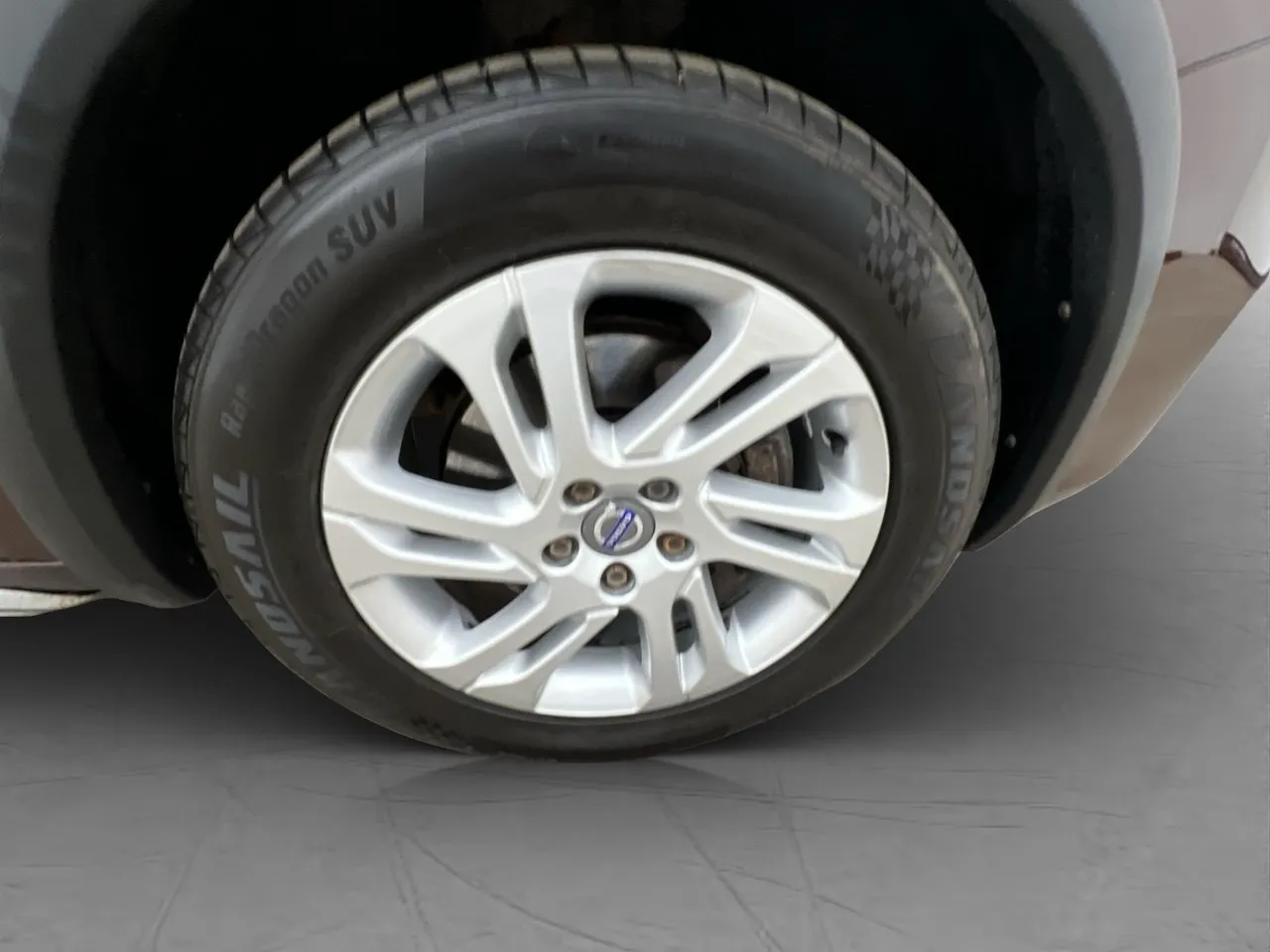 Vehicle image 32