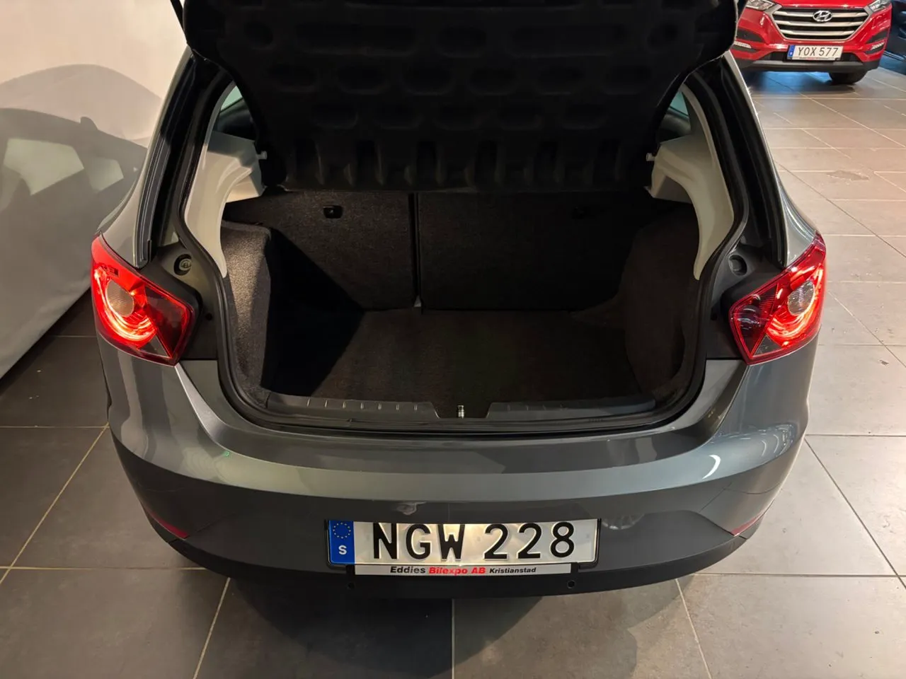 Vehicle image 9