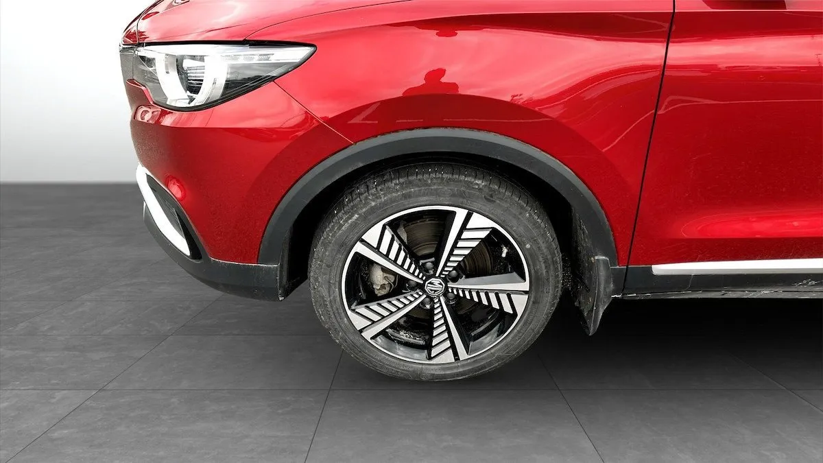 Vehicle image 8