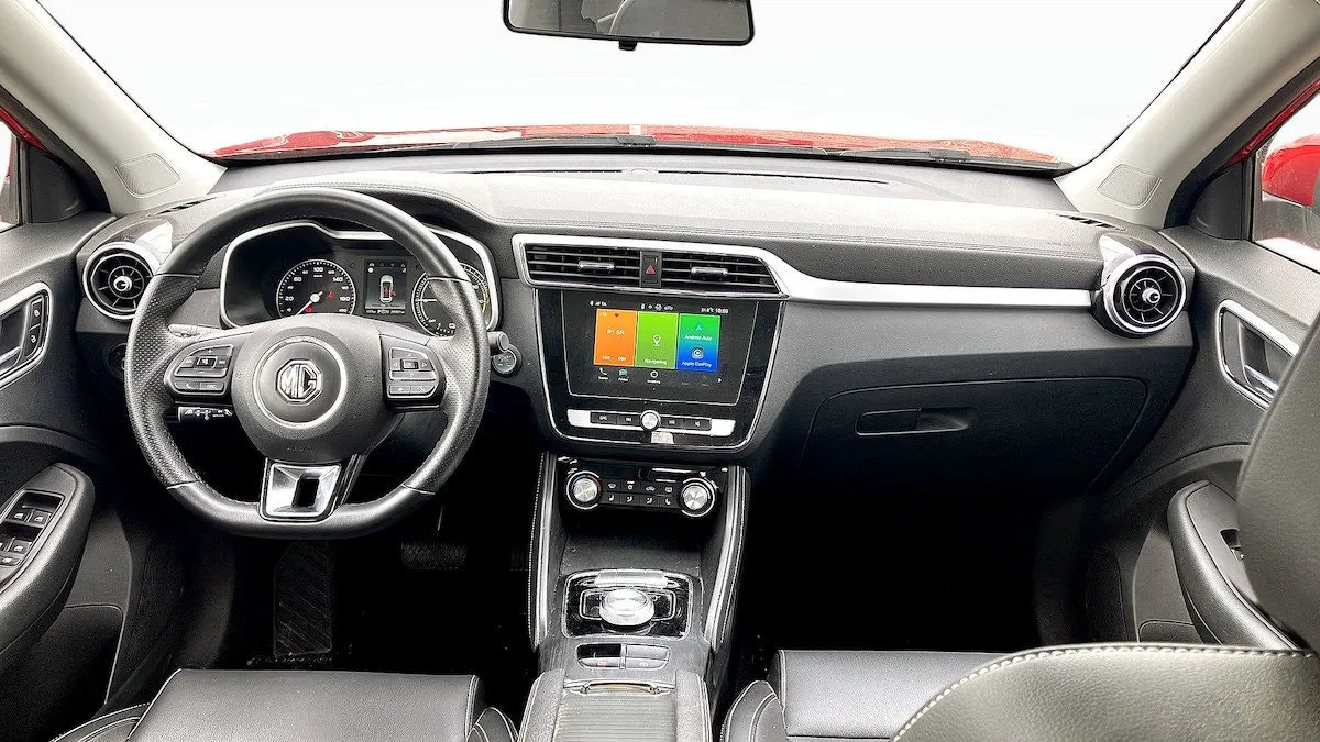 Vehicle image 3