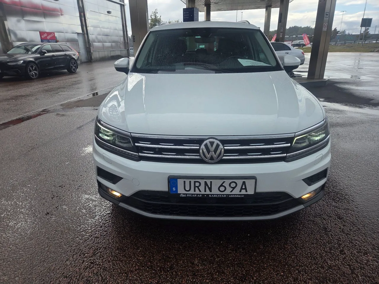 Vehicle image 8