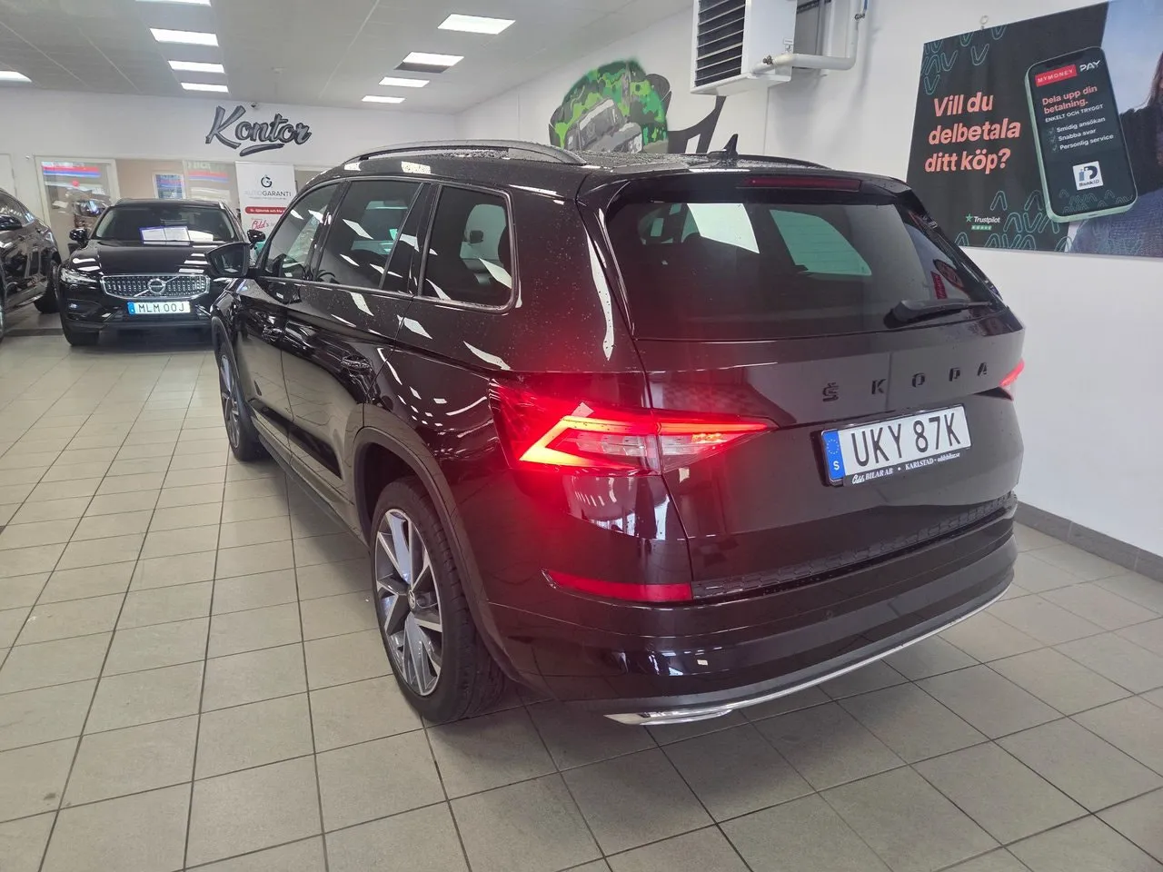 Vehicle image 6