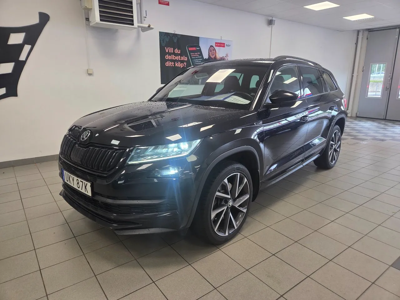 Vehicle image 3