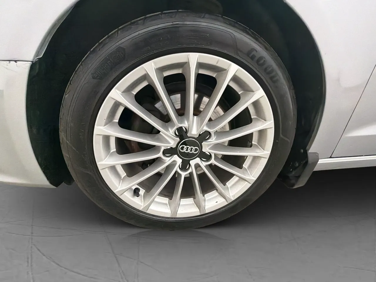 Vehicle image 22