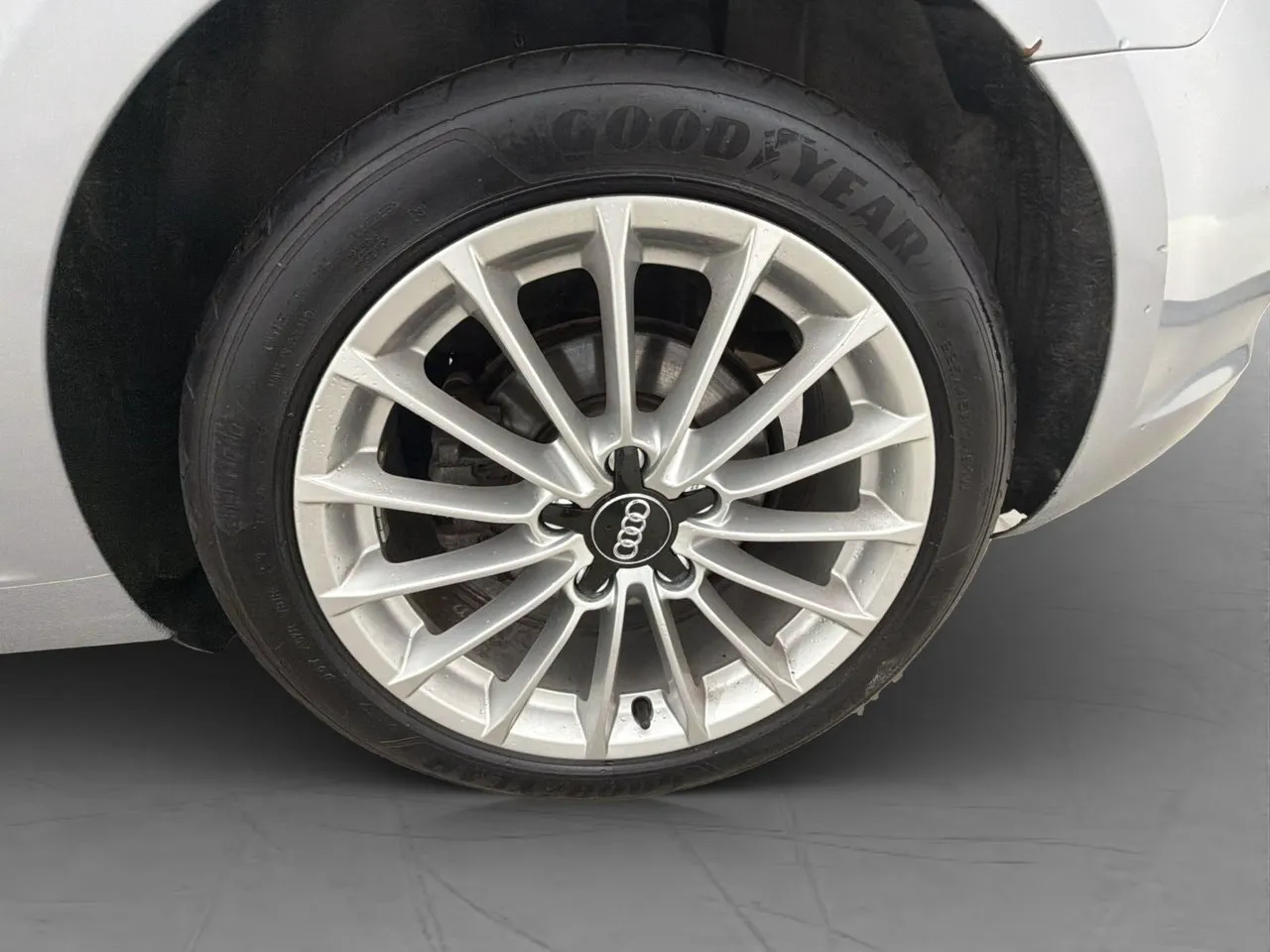 Vehicle image 23