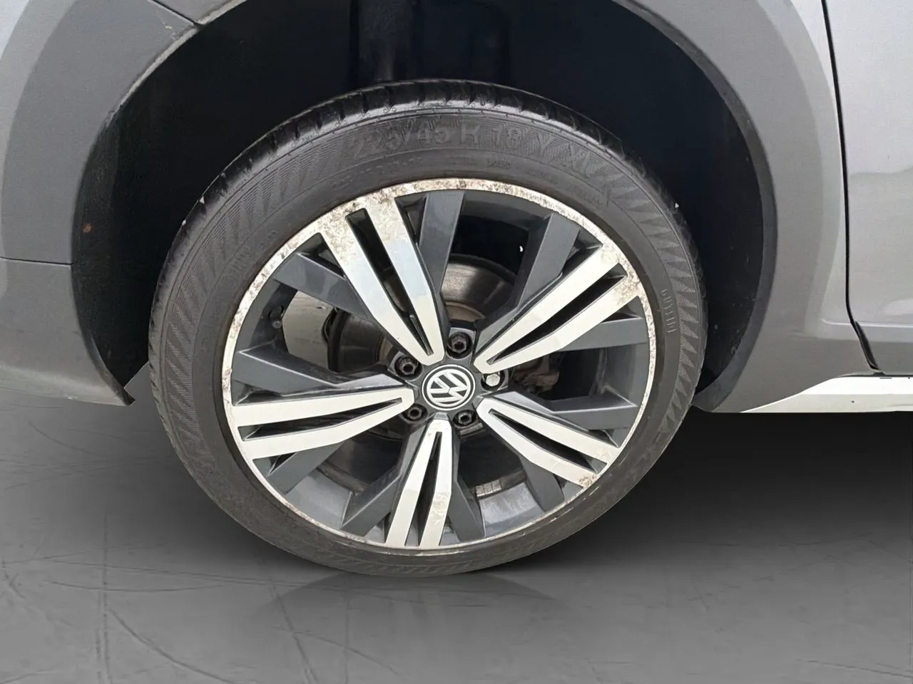 Vehicle image 25