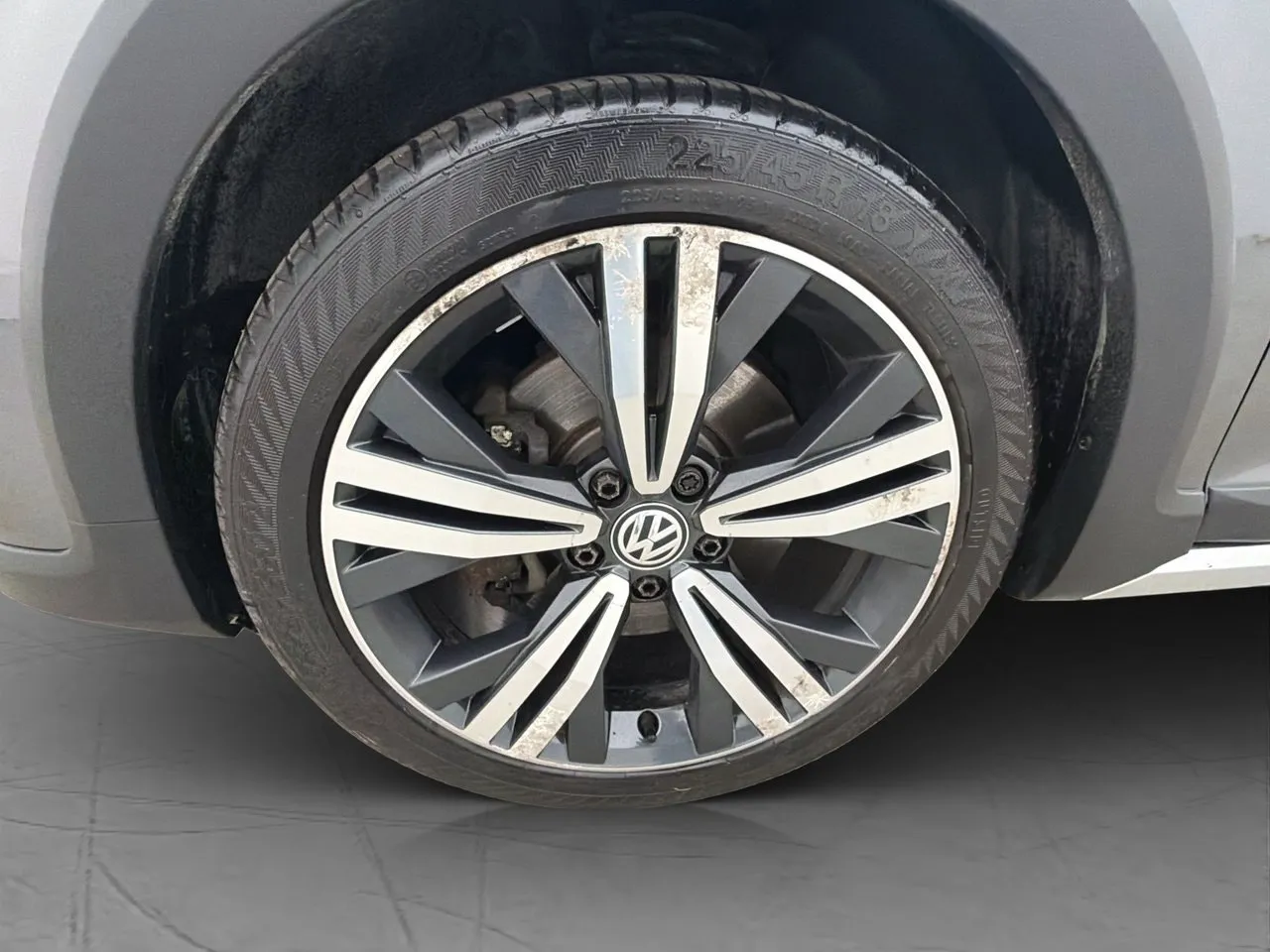 Vehicle image 23