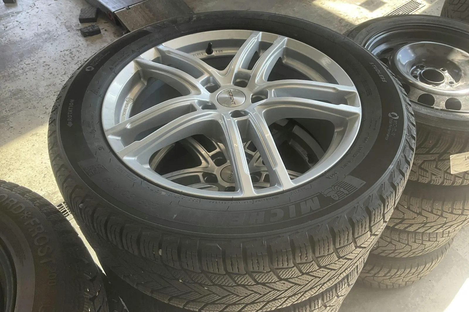 Vehicle image 15