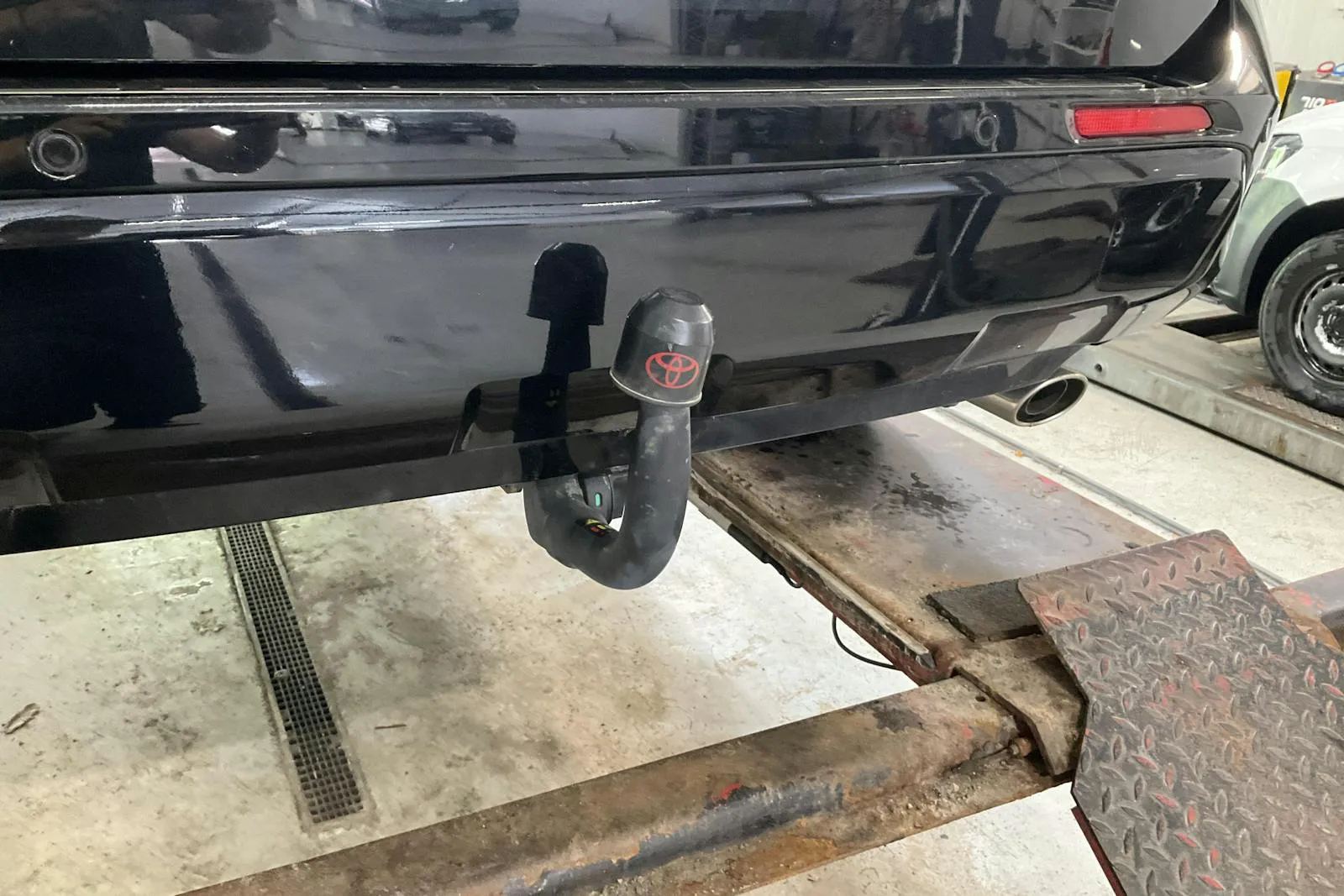 Vehicle image 13