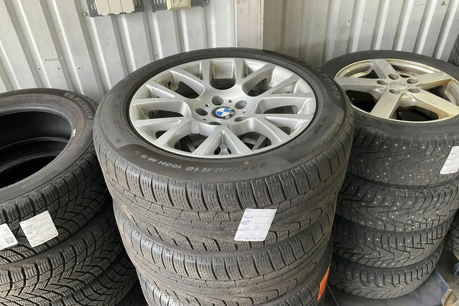 Vehicle image 10