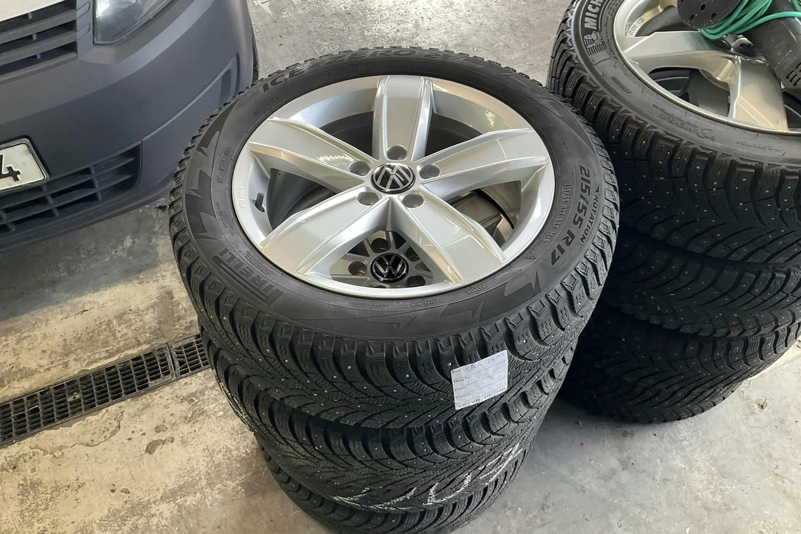 Vehicle image 15