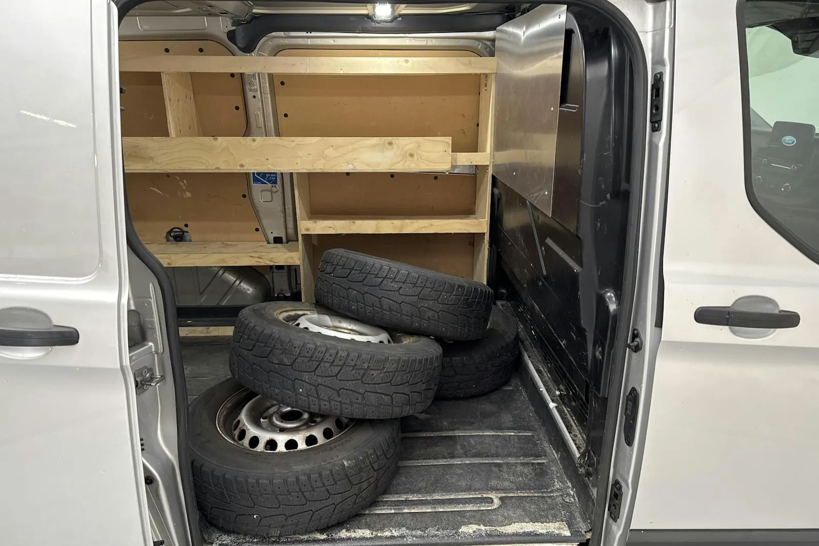 Vehicle image 6