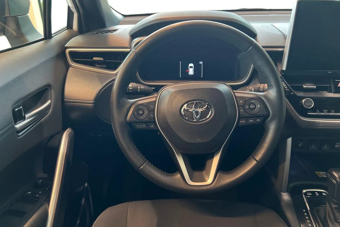 Vehicle image 10