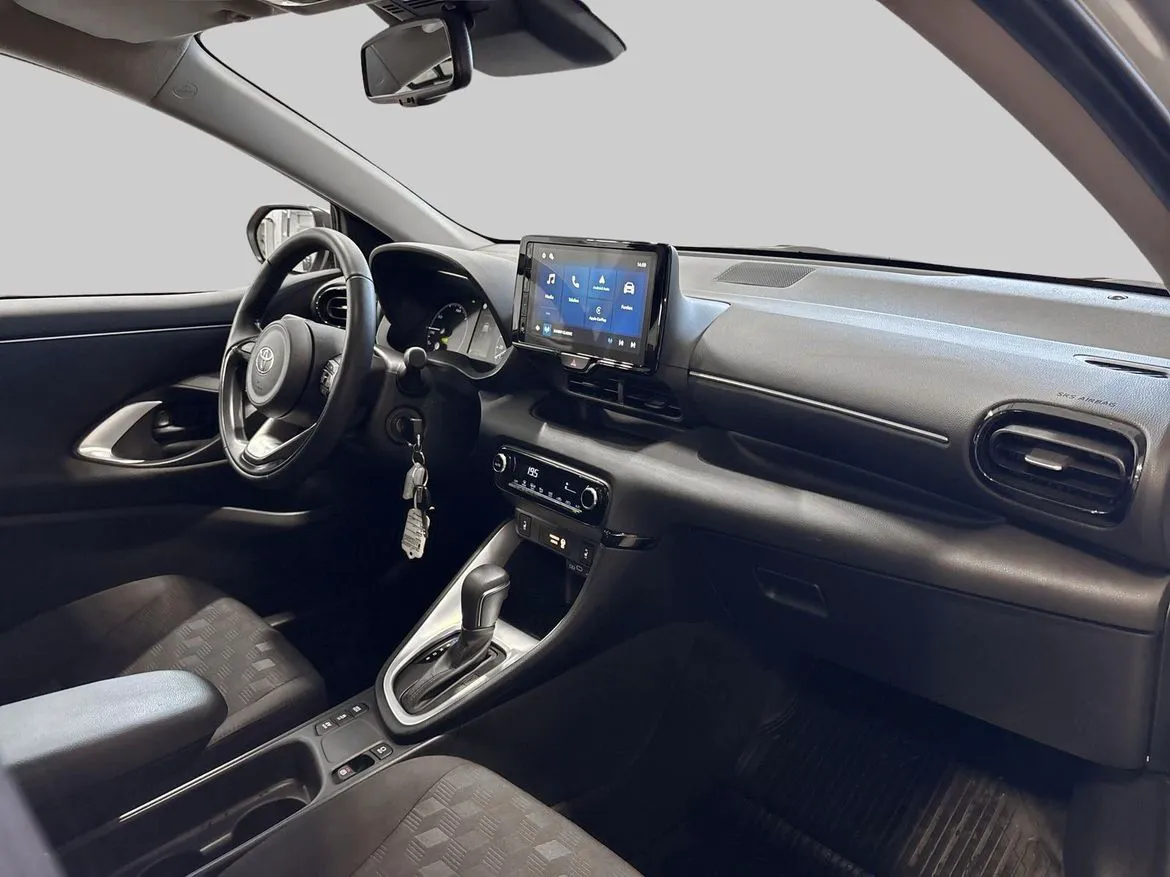 Vehicle image 9