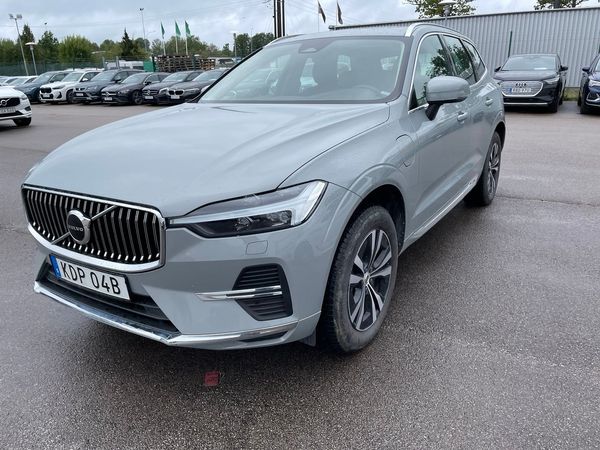 Volvo XC60 T6 Recharge Core Bright plug in AWD 350HK 4x4 Panorama - 2024