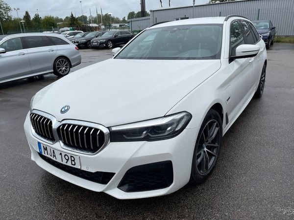 BMW 530 e TOURING XDRIVE M-SPORT 292HK 4x4 Läder - 2023