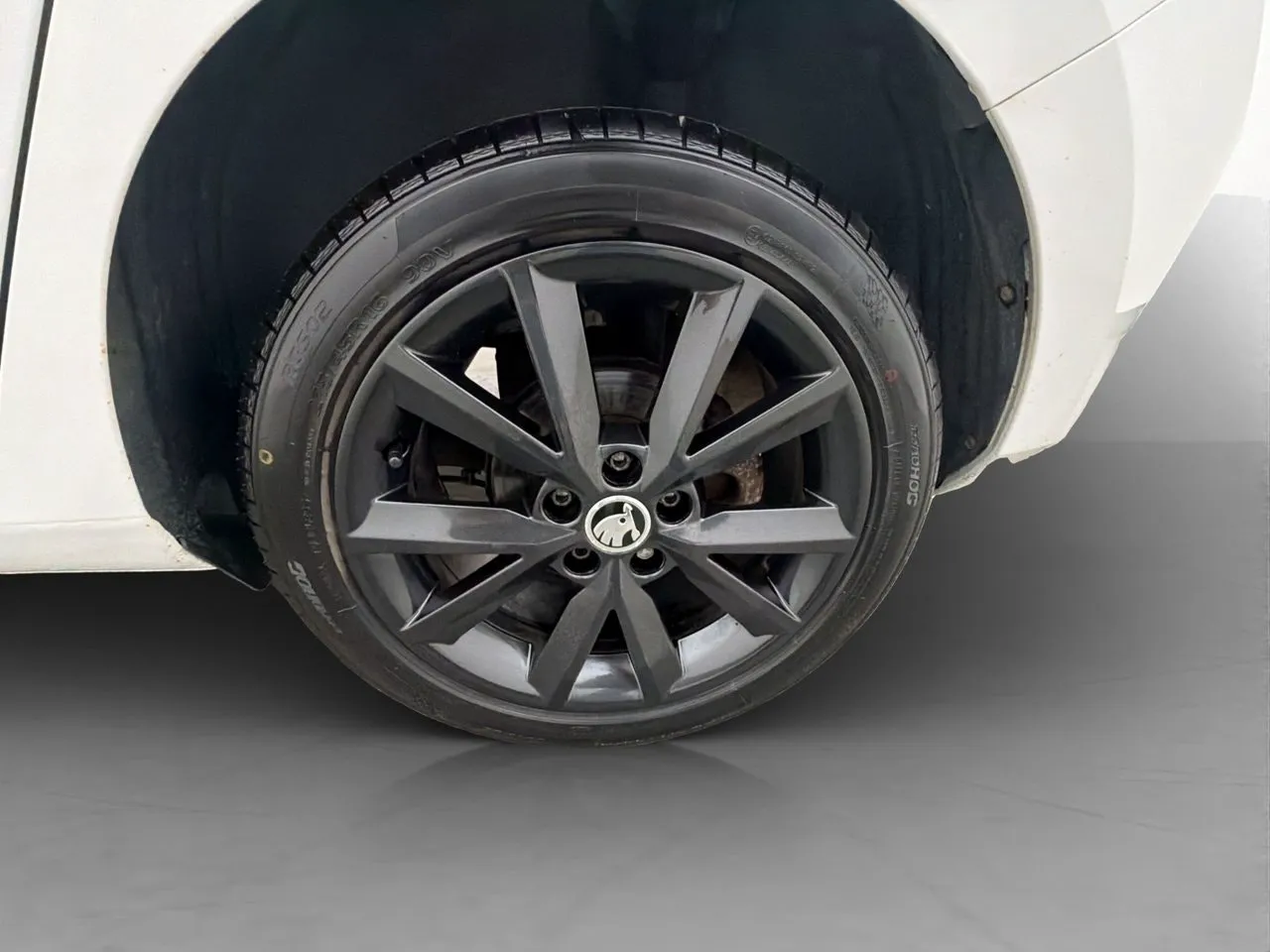 Vehicle image 24