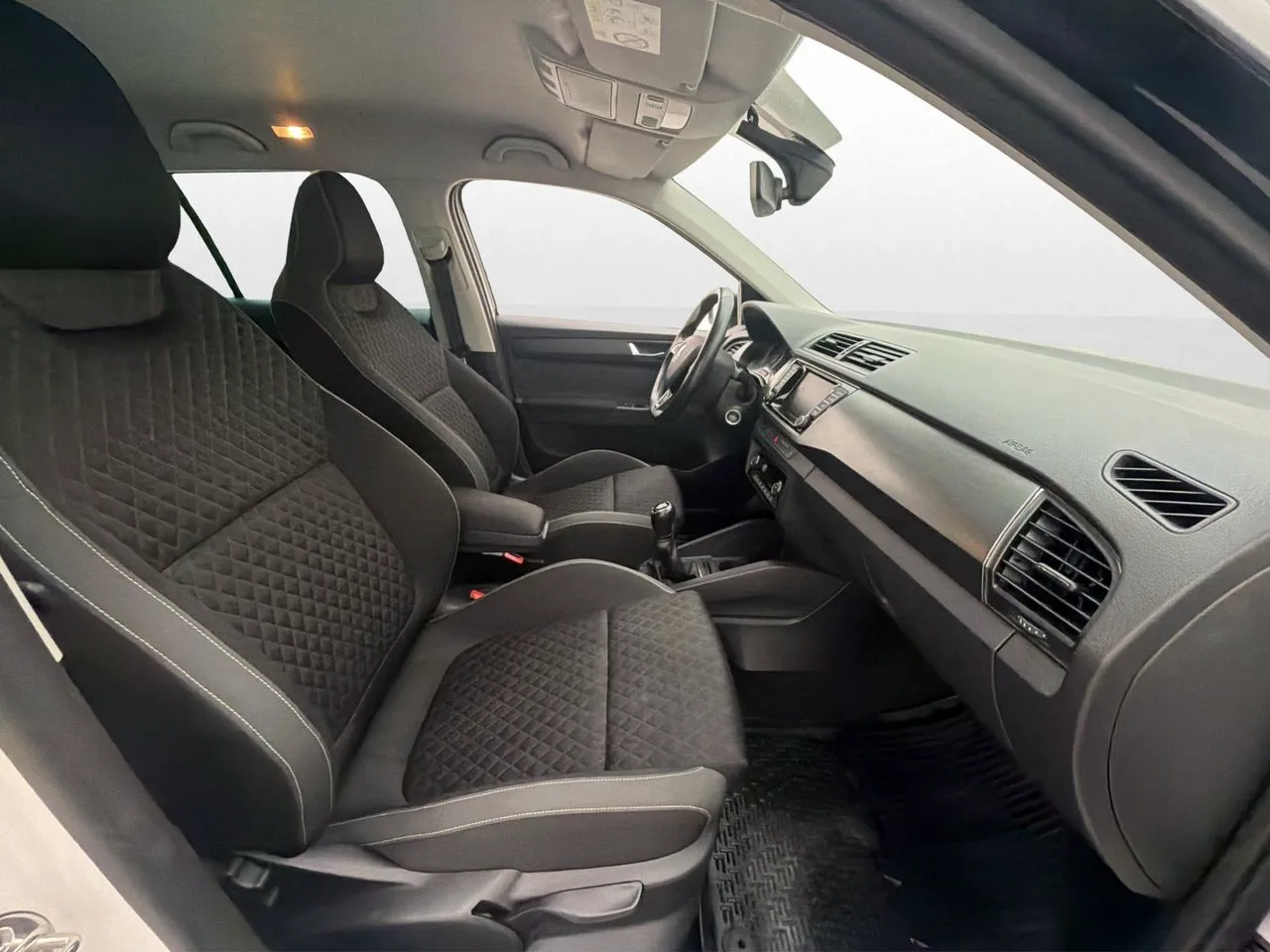 Vehicle image 21