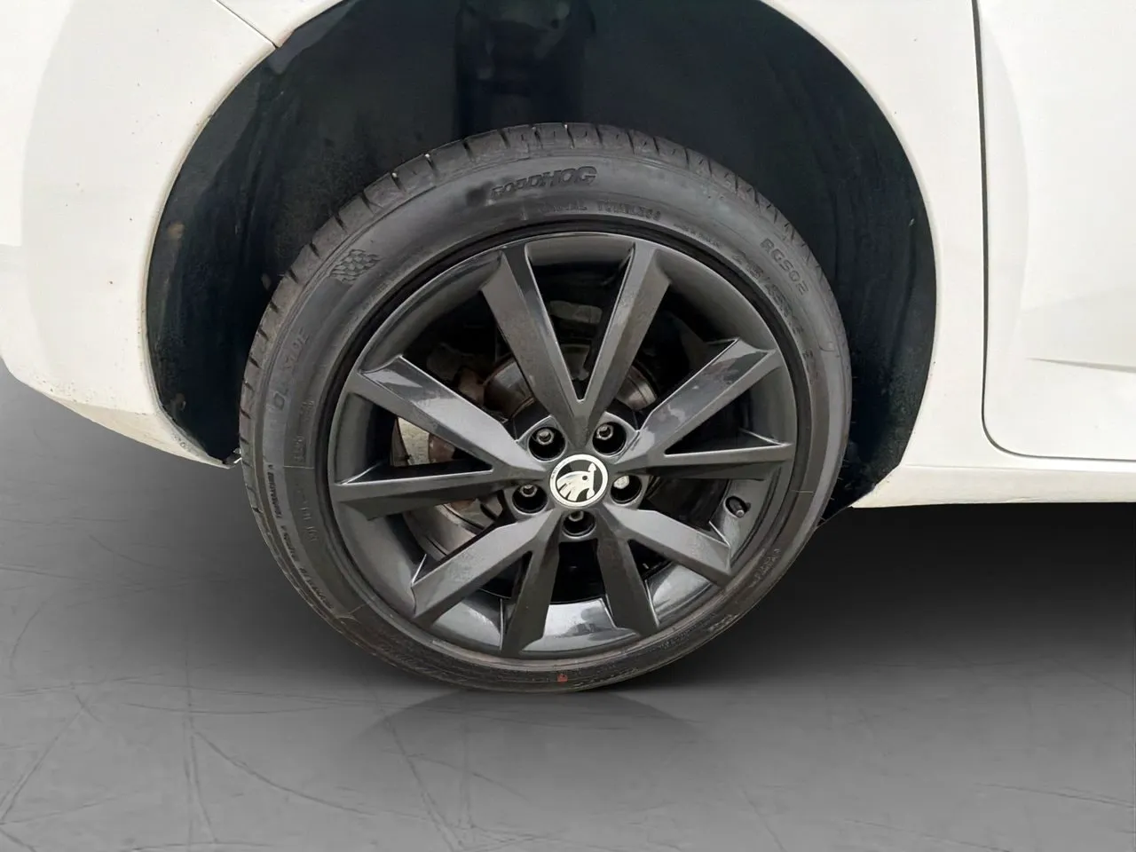 Vehicle image 25