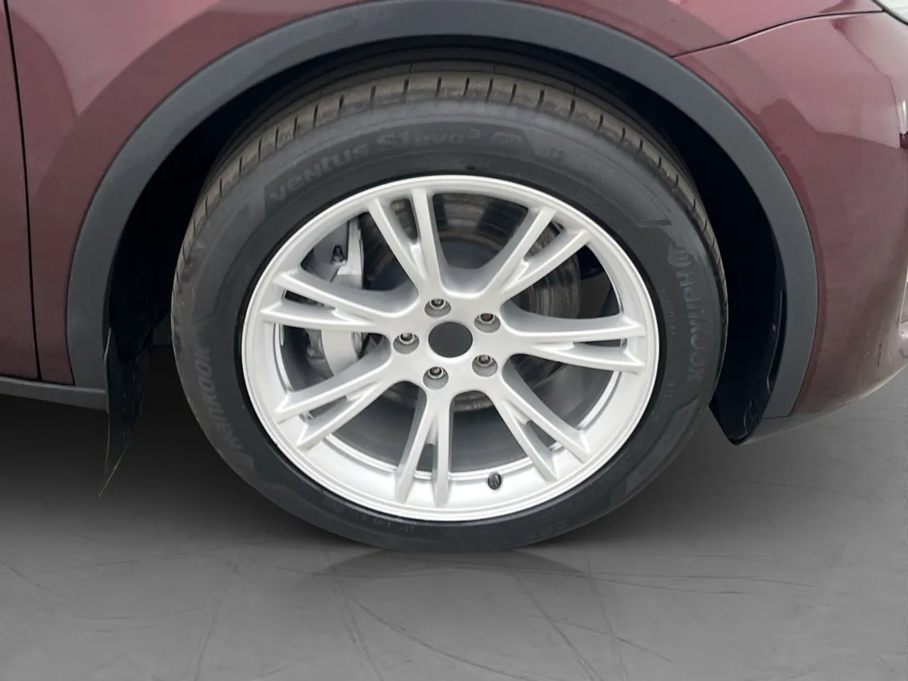 Vehicle image 32