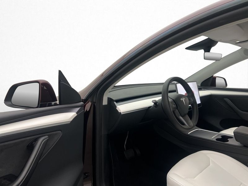 Tesla Model Y bild 12