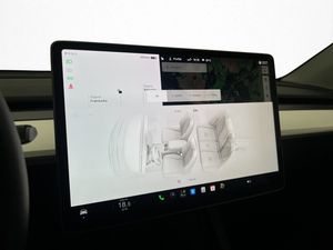 Tesla Model Y bild 24