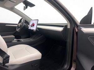 Tesla Model Y bild 29