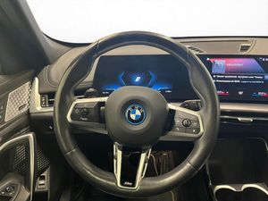 BMW iX1 bild 12