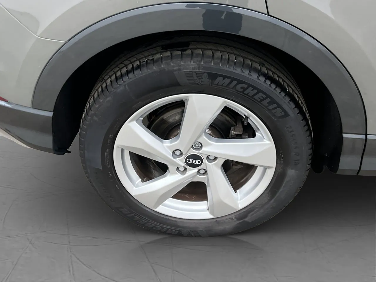 Vehicle image 31
