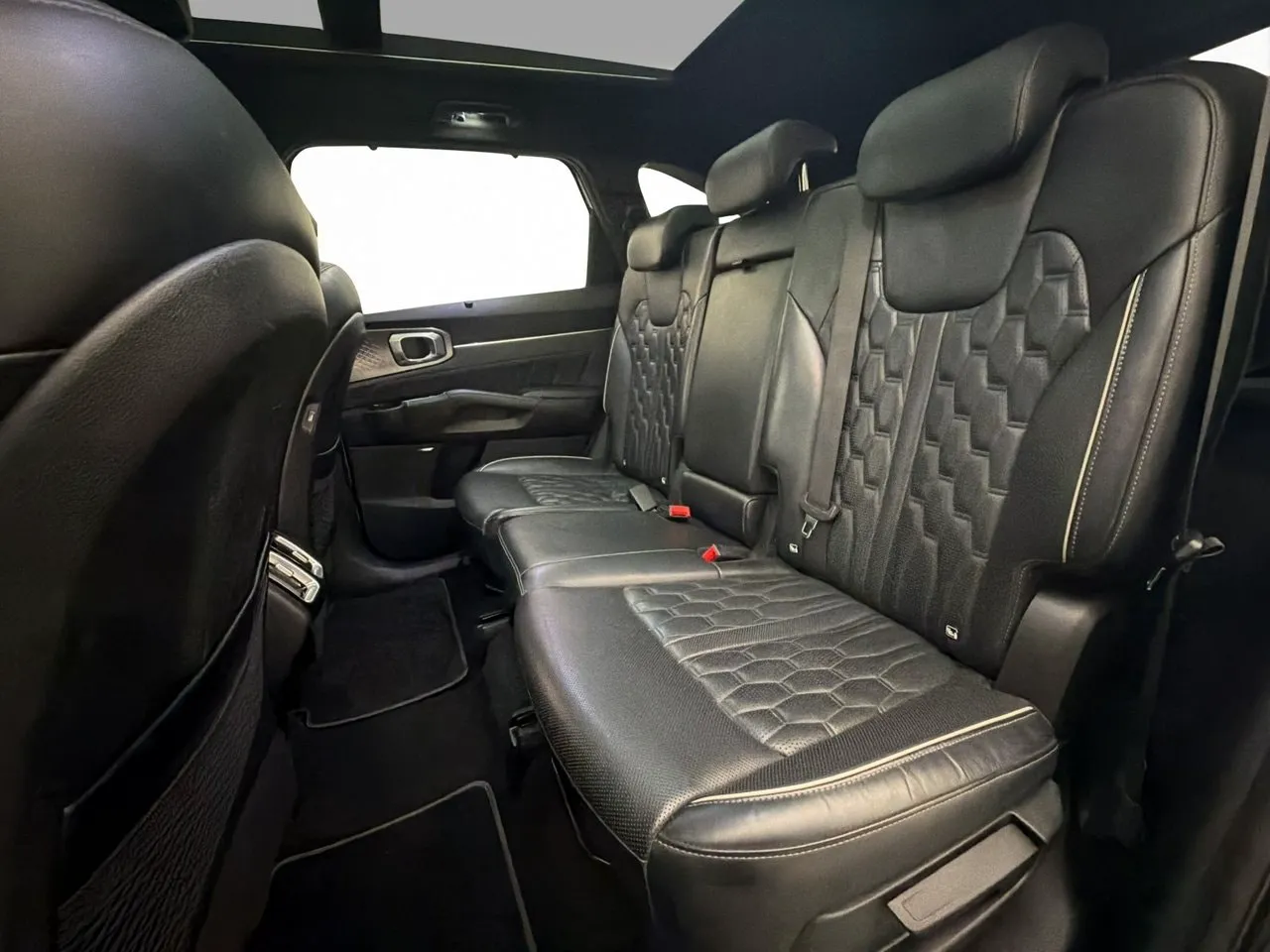 Vehicle image 25