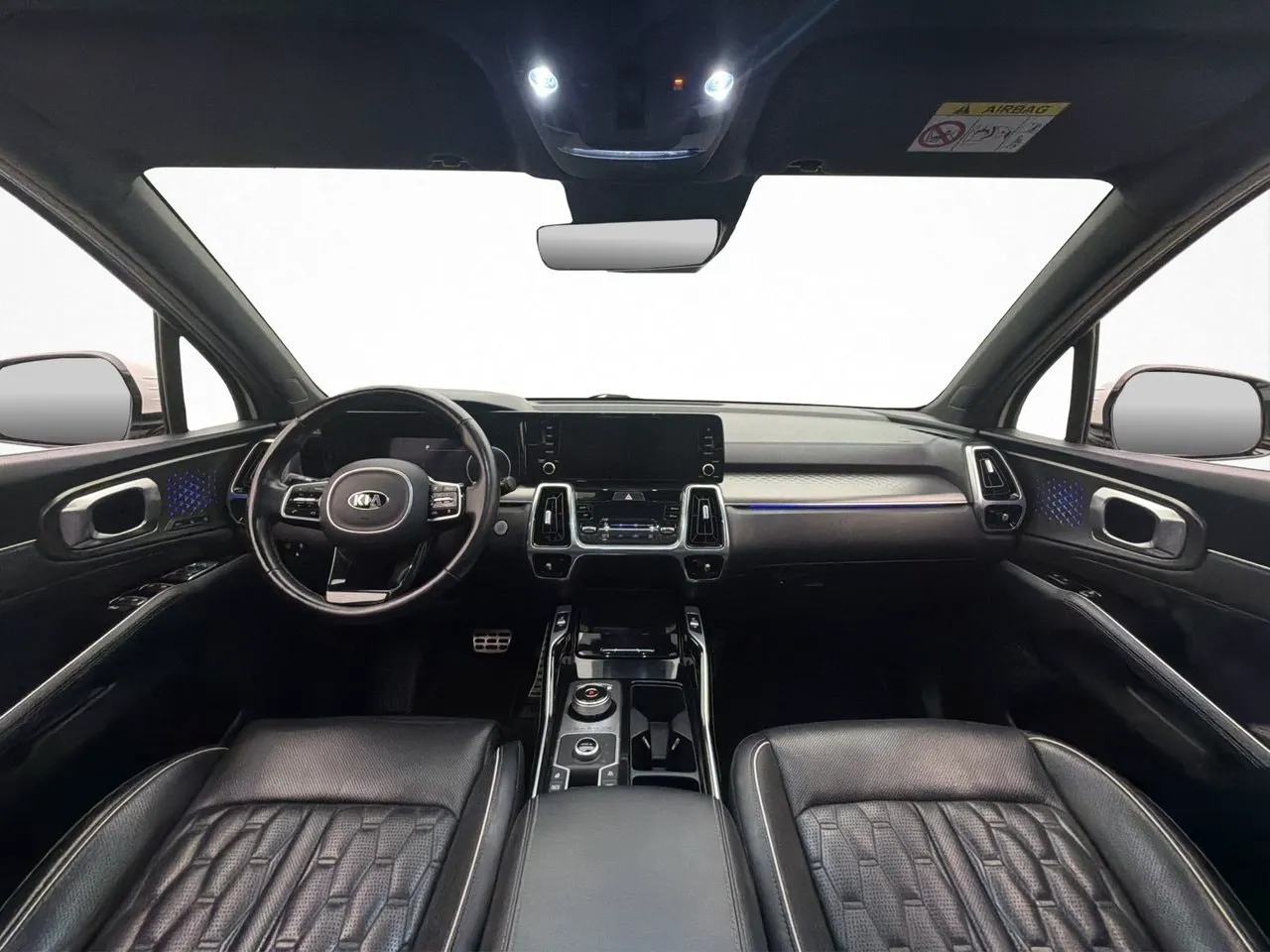 Vehicle image 16
