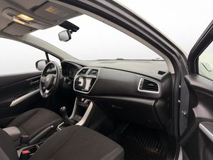 Suzuki S-CROSS bild 23