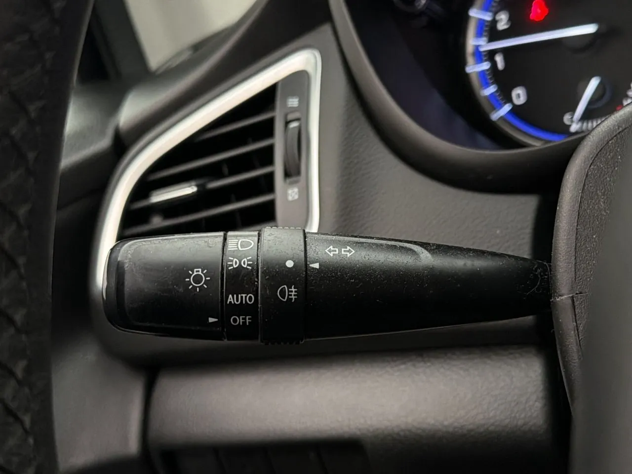 Vehicle image 28