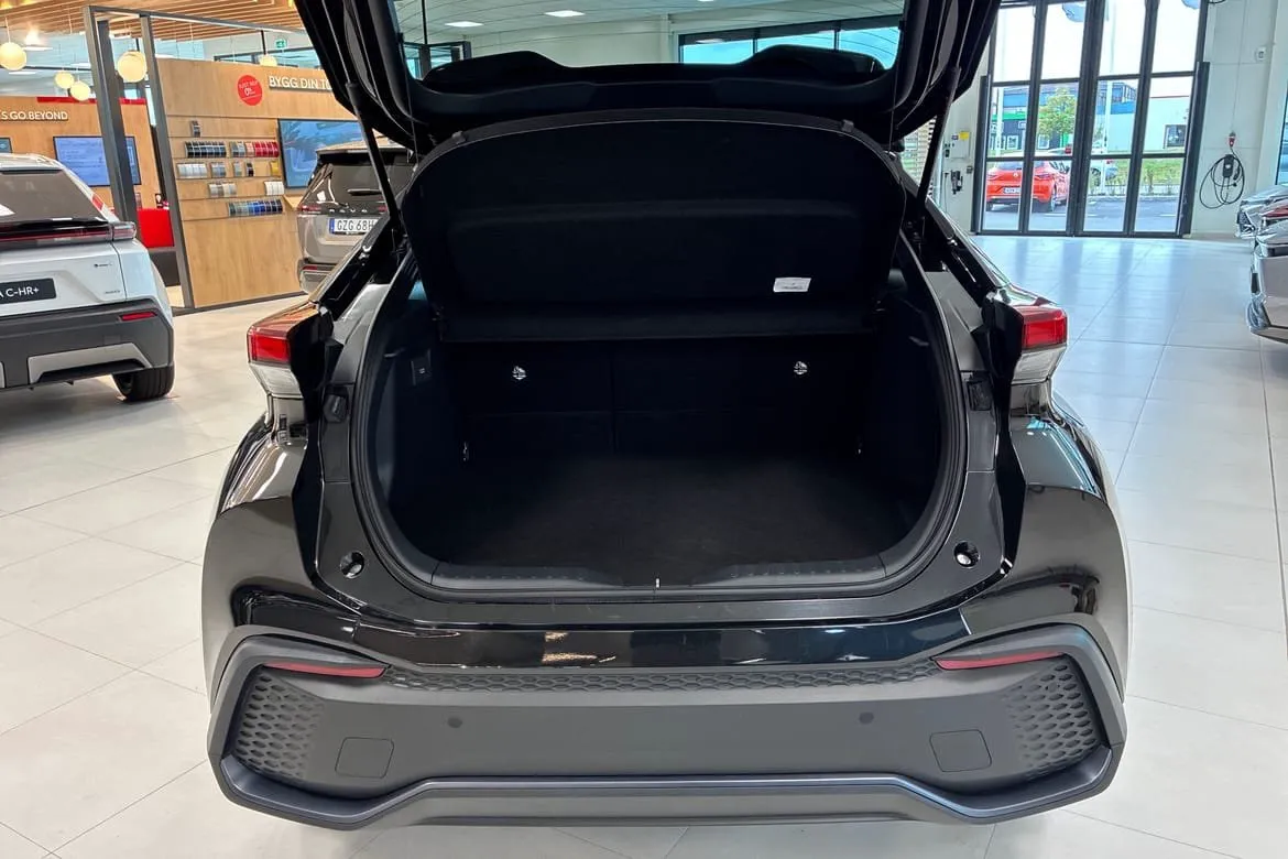 Vehicle image 9