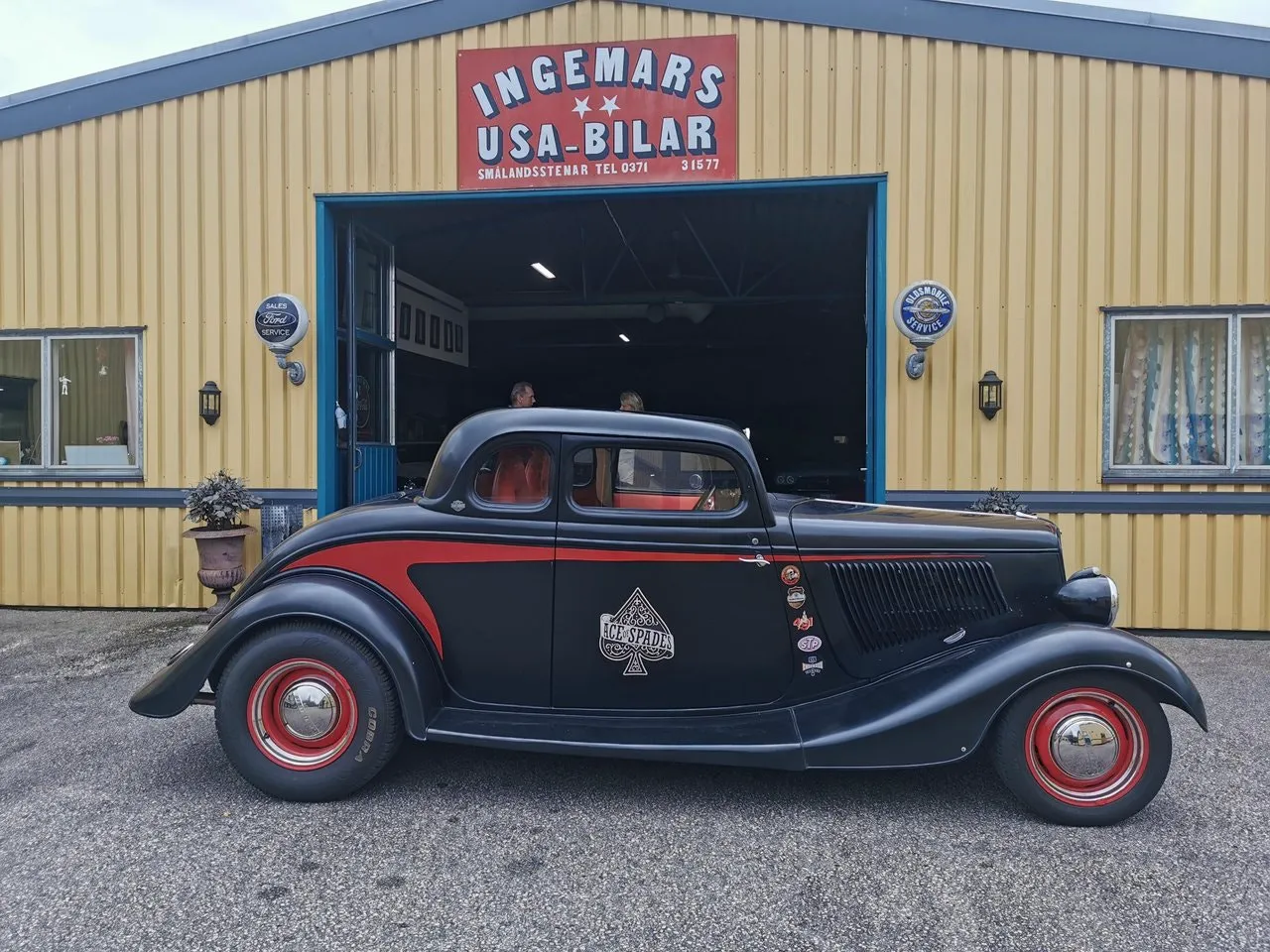 Vehicle image 3