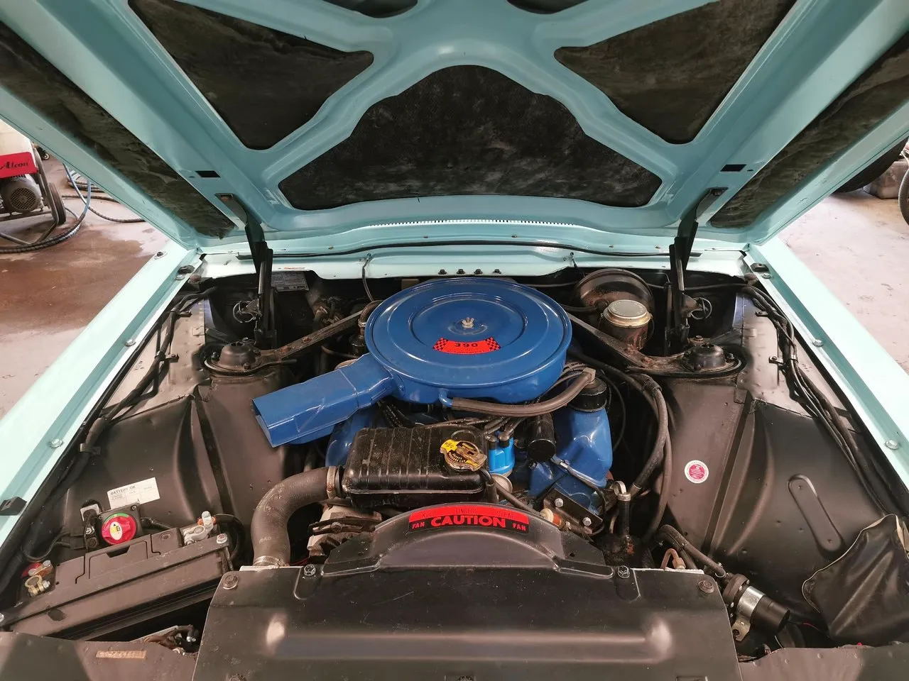Vehicle image 14