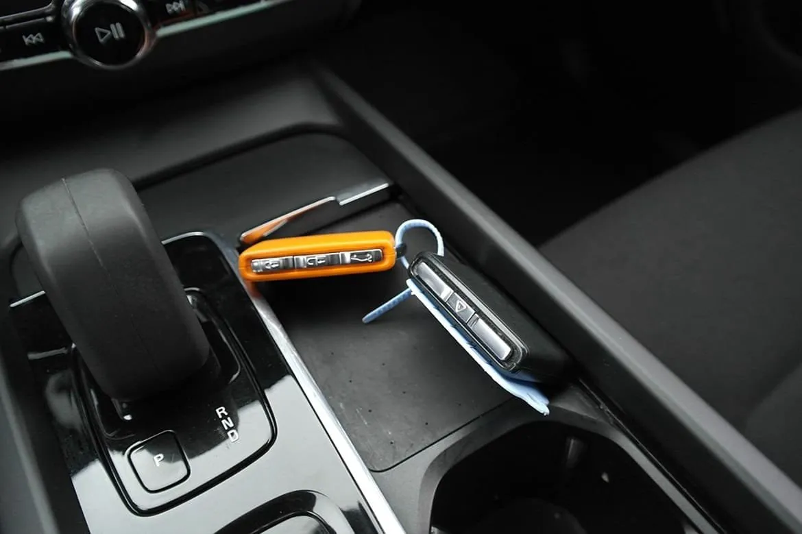 Vehicle image 32