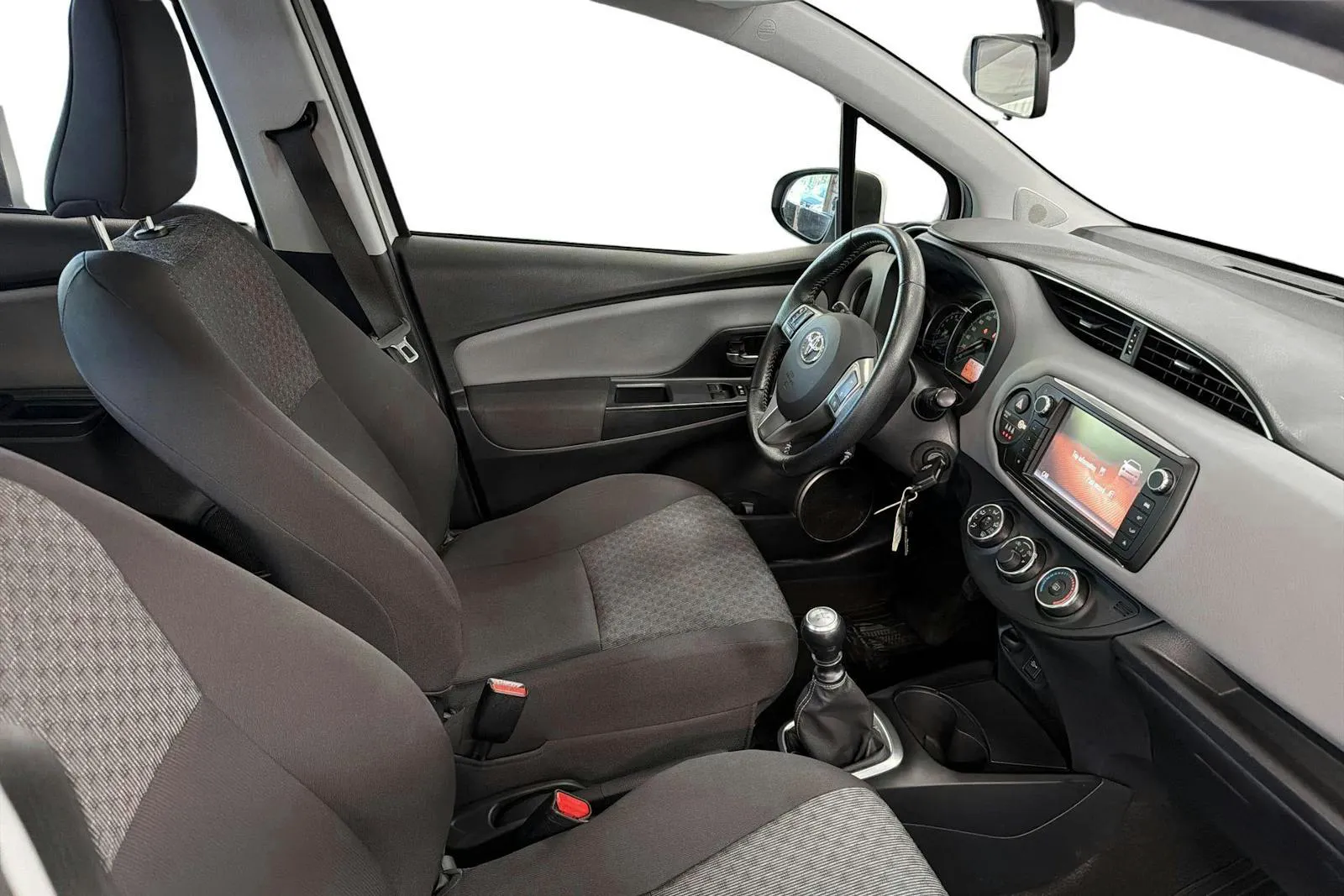 Vehicle image 6