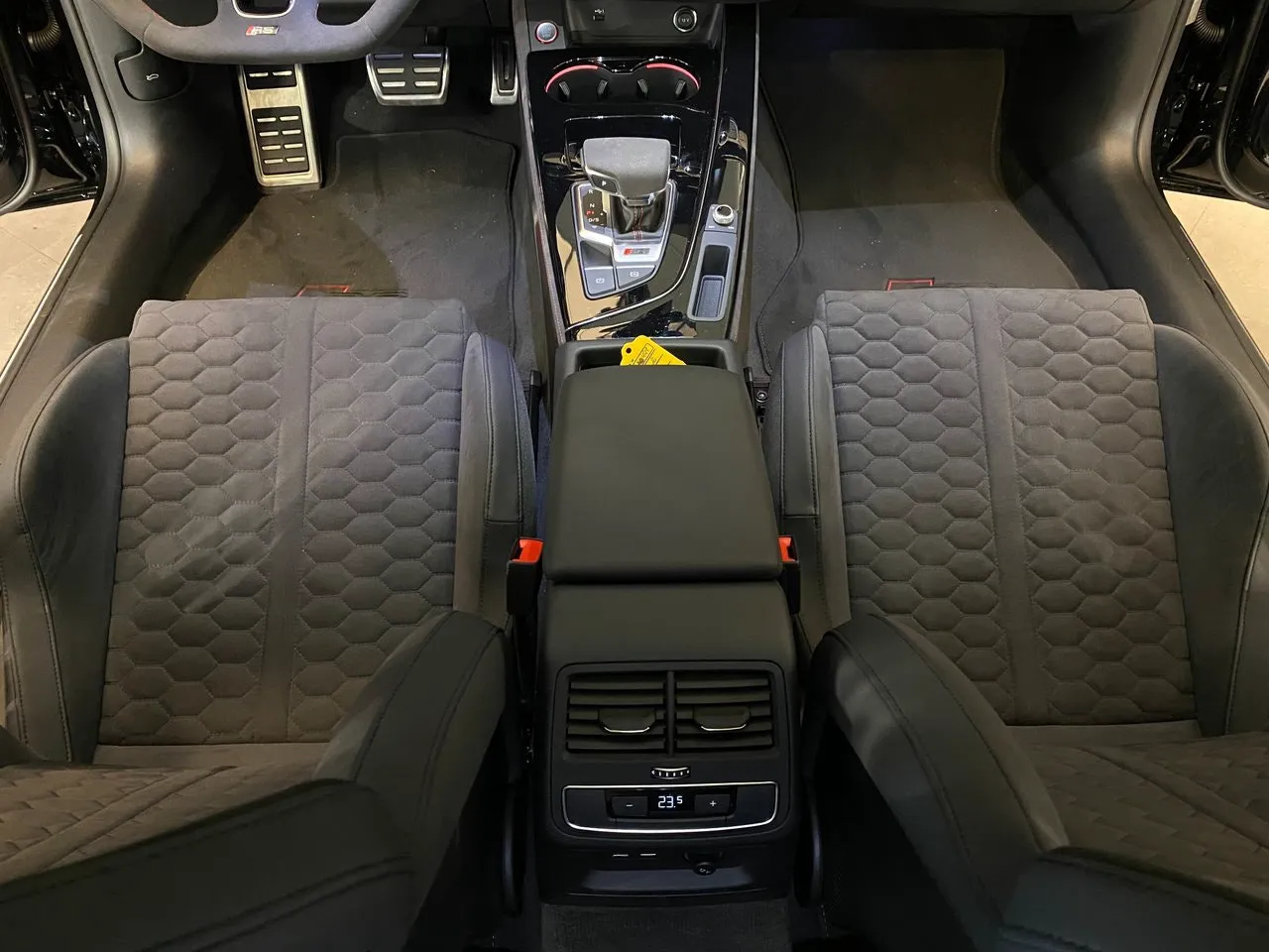 Vehicle image 36