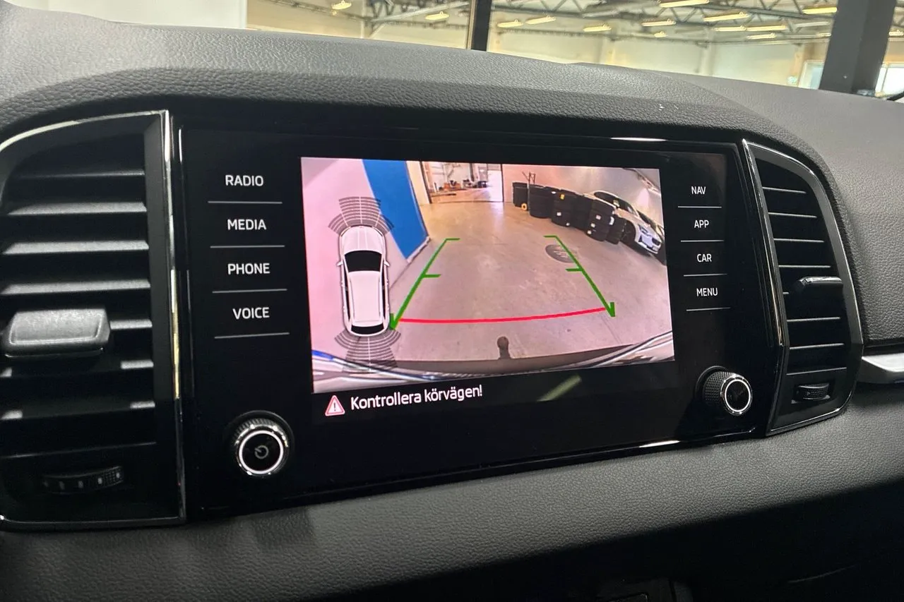 Vehicle image 18