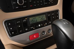 Maserati GranCabrio bild 14
