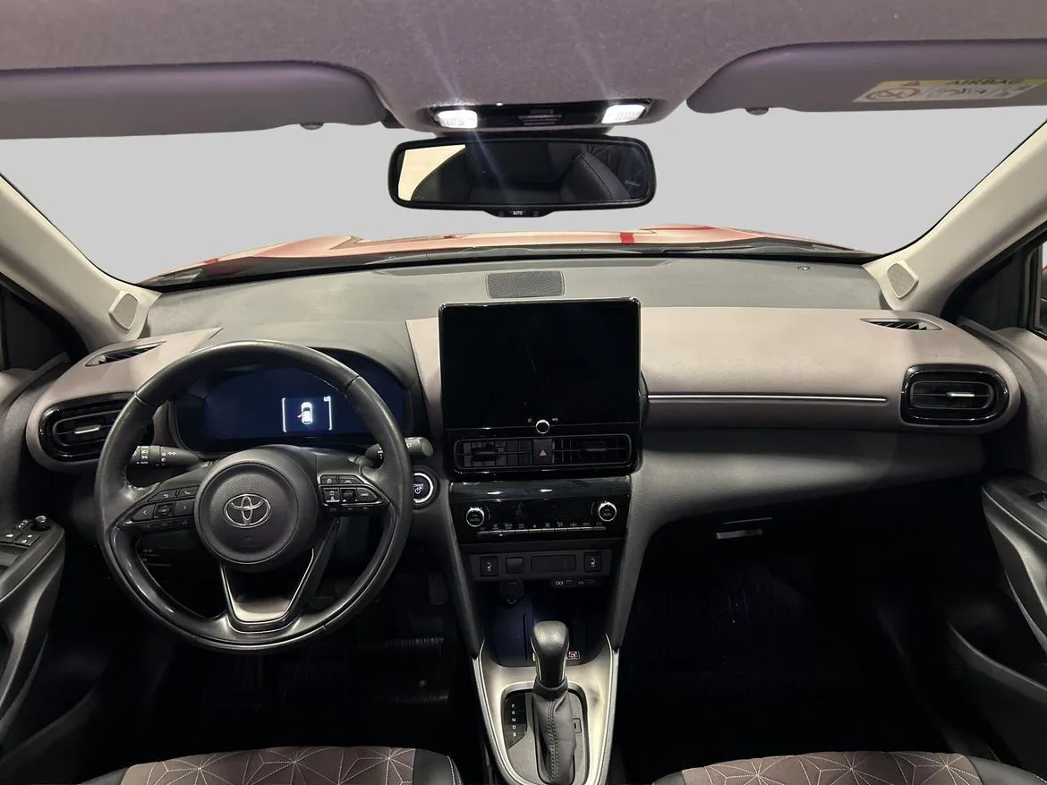 Vehicle image 11