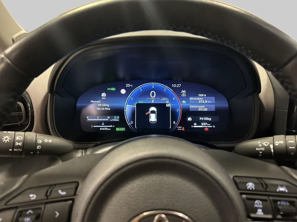 Vehicle image 14