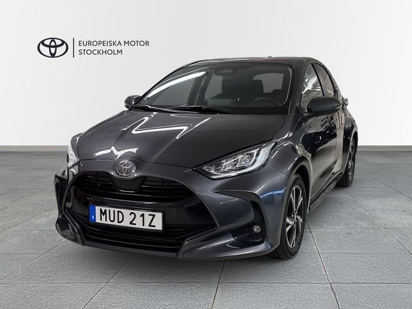Toyota Yaris Hybrid 115 1,5 HSD ACTIVE PLUS SÄKERHETSPAKET / Vinterhjul - 2025