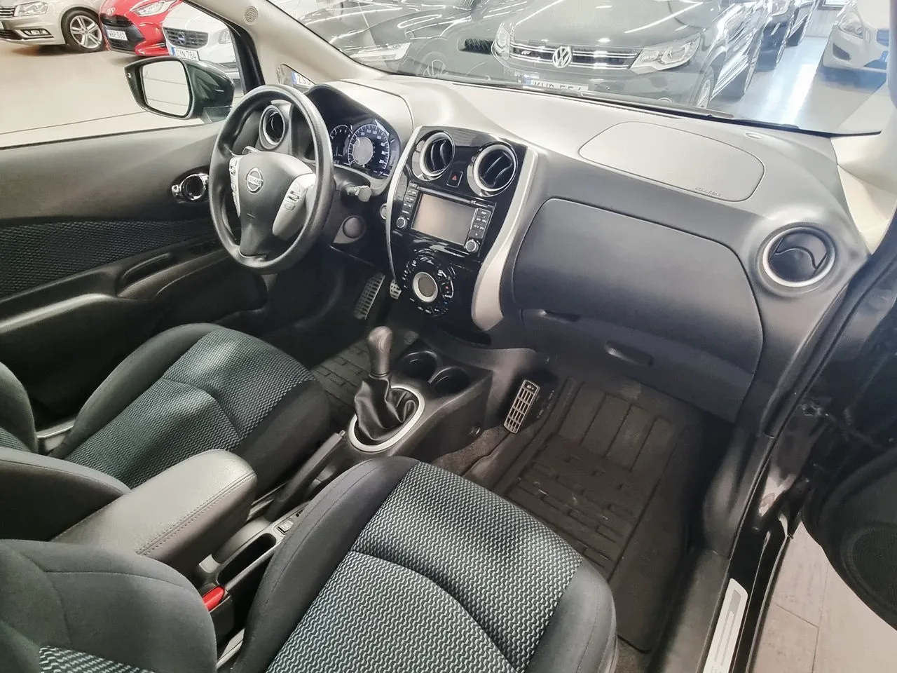 Vehicle image 21
