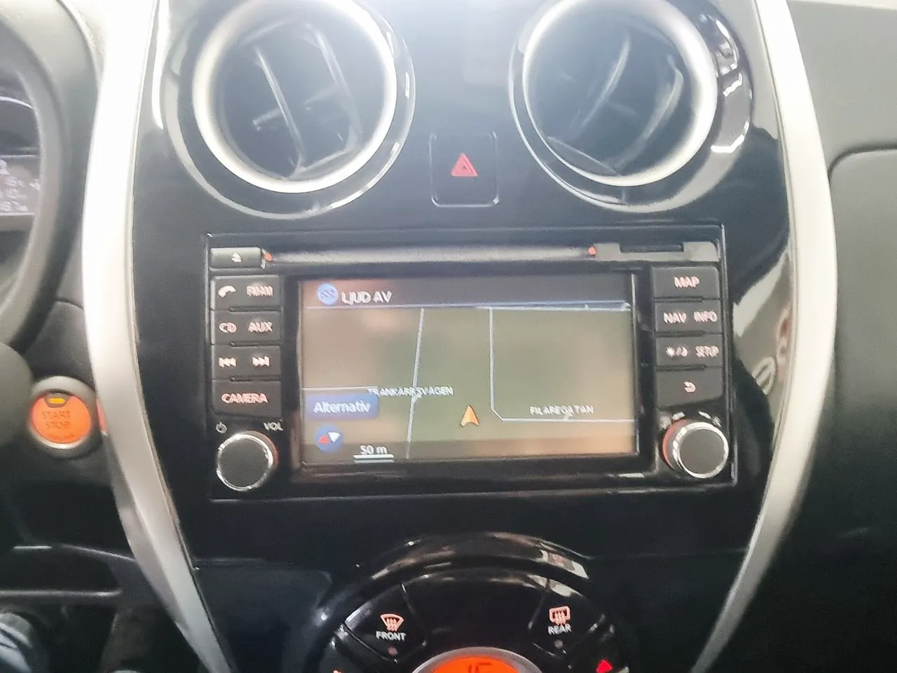 Vehicle image 14