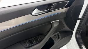 Volkswagen Passat bild 11