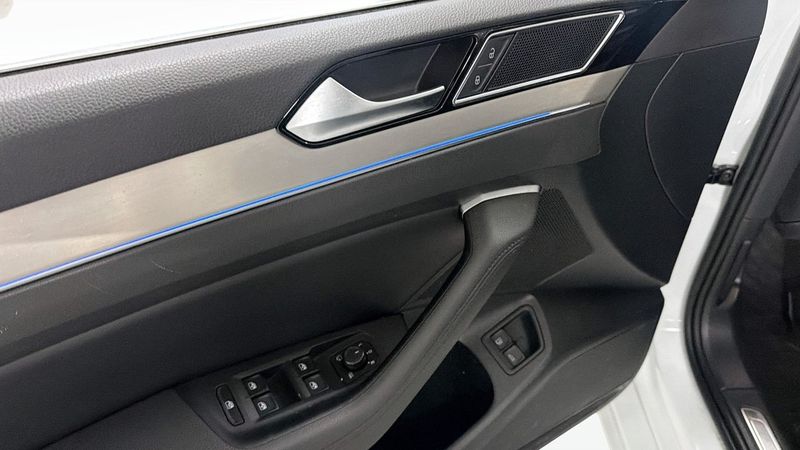 Volkswagen Passat bild 11